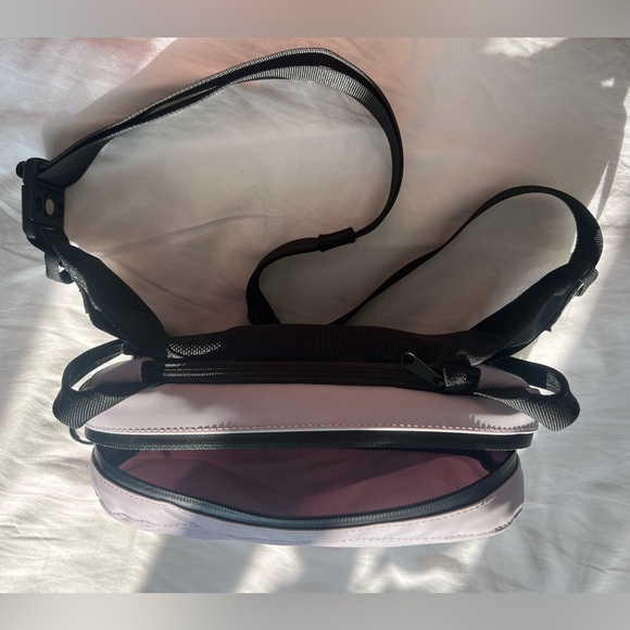 Wandrd d1 Fanny pack - Picture 3 of 8